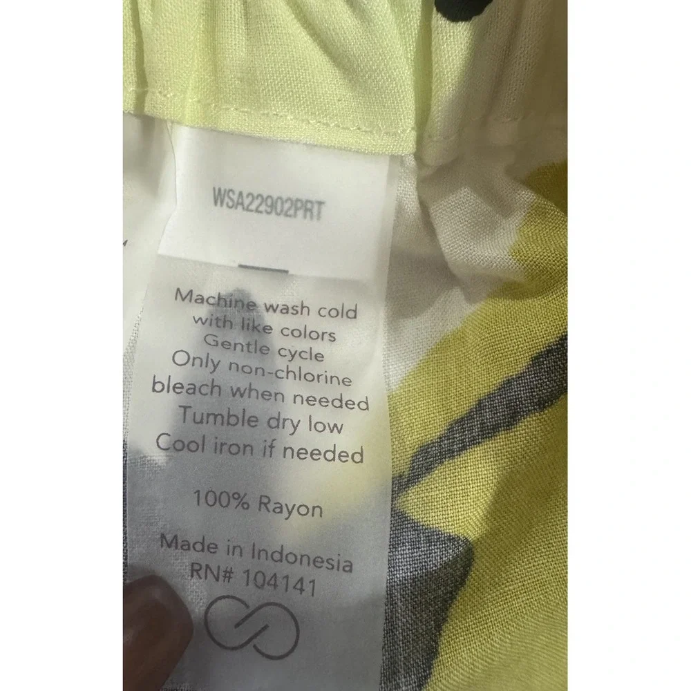 CALIA by Carrie Underwood Printed Rayon Shorts Size M Yellow Black Abstract